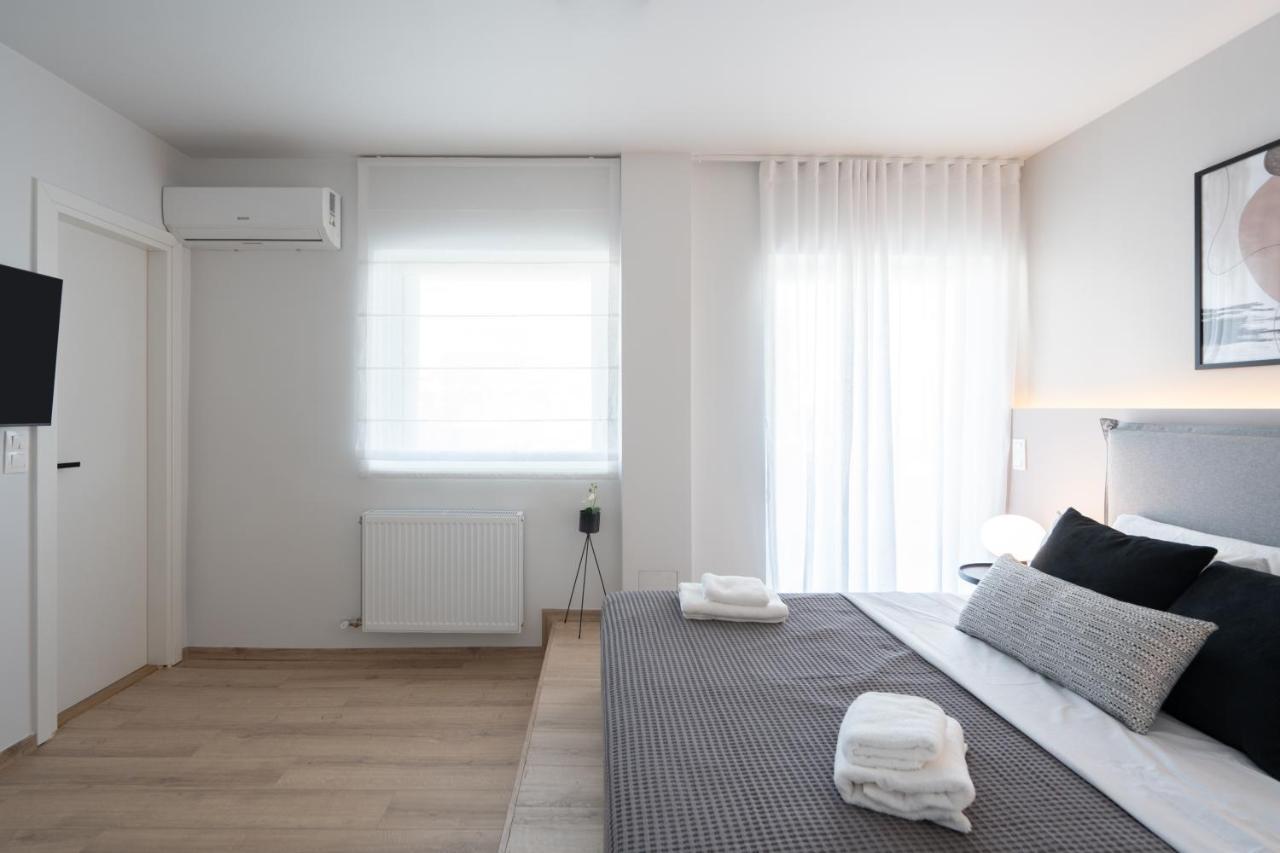 Luxury 4 Bedrooms Apartment Near Flisvos Marina Pireu Exterior foto