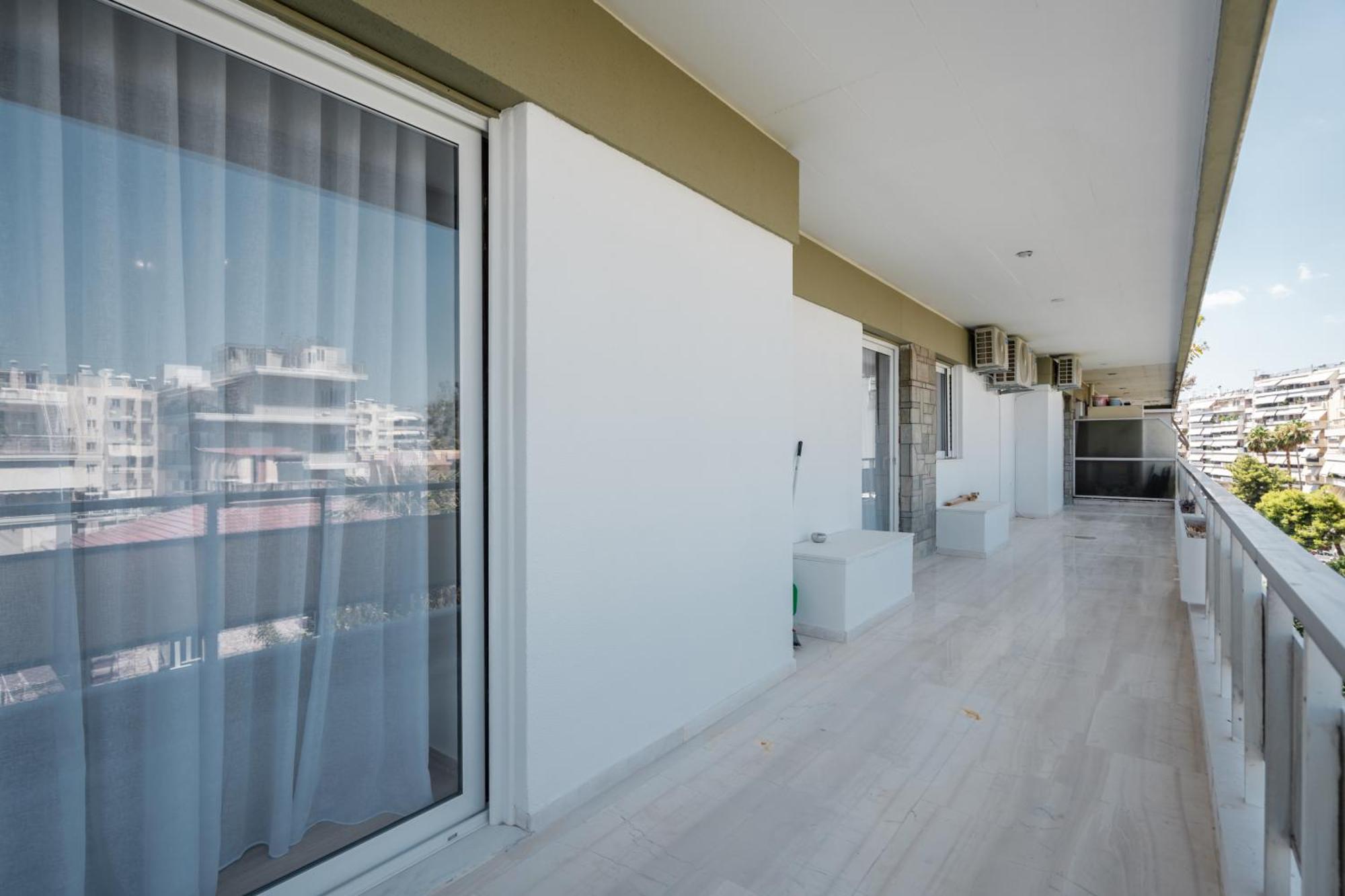 Luxury 4 Bedrooms Apartment Near Flisvos Marina Pireu Exterior foto