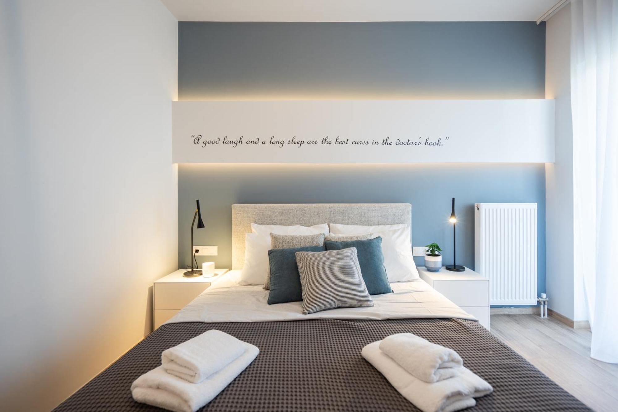Luxury 4 Bedrooms Apartment Near Flisvos Marina Pireu Exterior foto